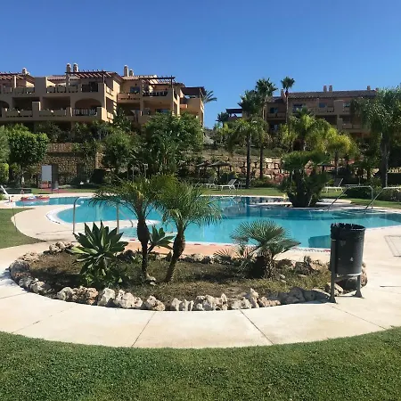 Luxury In Benahavis With Amazing Views *