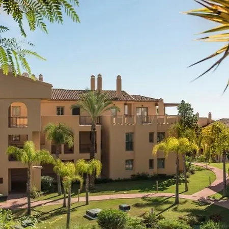 Luxury In Benahavis With Amazing Views *