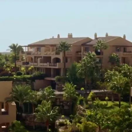 Luxury In Benahavis With Amazing Views *