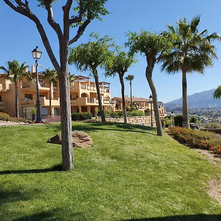 Luxury In Benahavis With Amazing Views * エステポナ