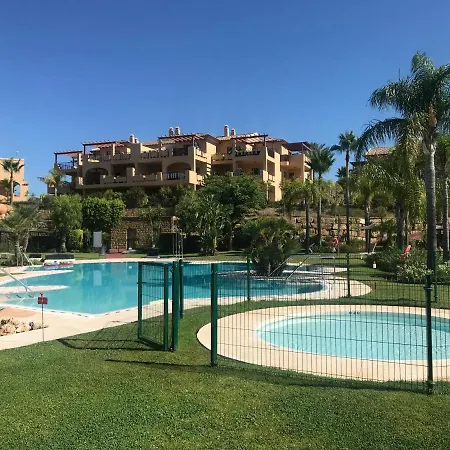 Luxury In Benahavis With Amazing Views エステポナ