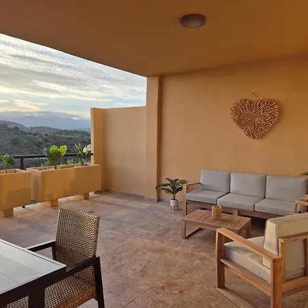 Luxury In Benahavis With Amazing Views *