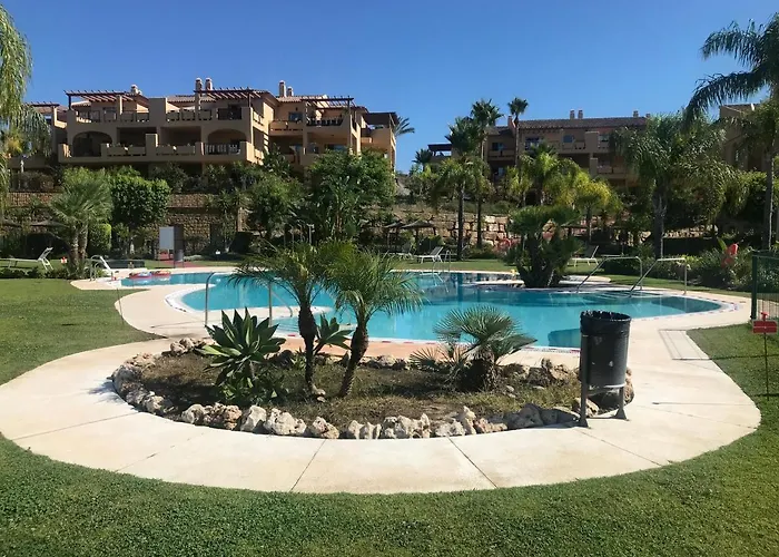 Luxury In Benahavis With Amazing Views *