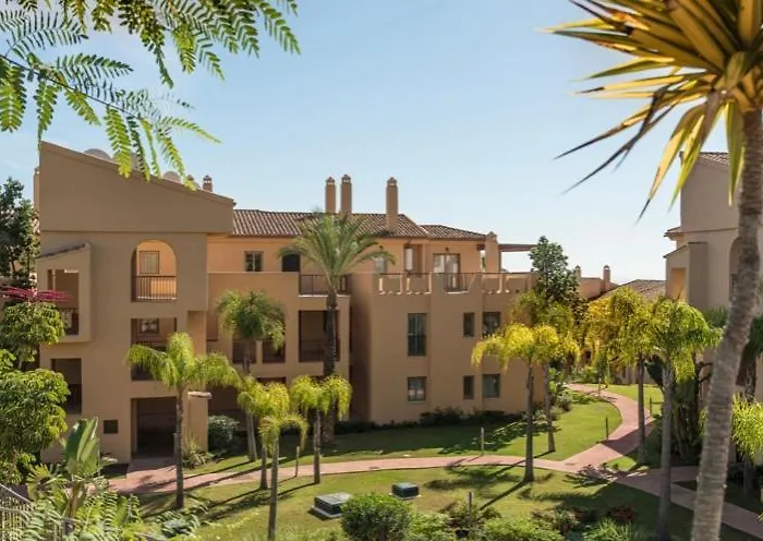 Luxury In Benahavis With Amazing Views *