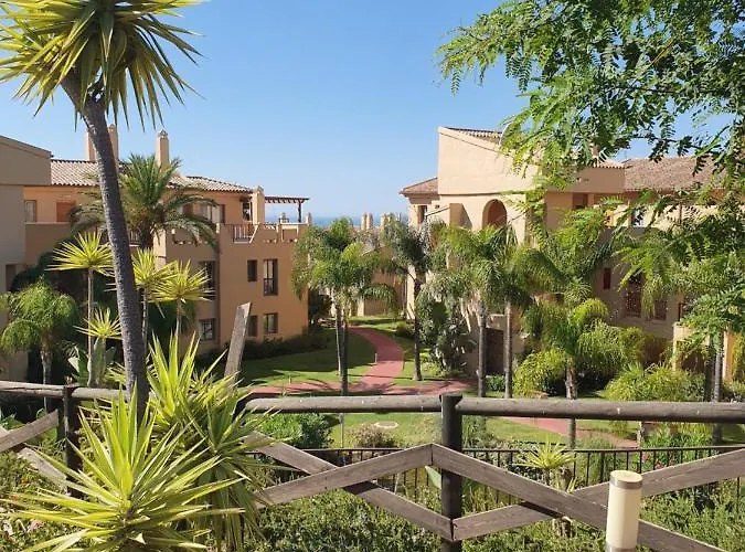 Luxury In Benahavis With Amazing Views *