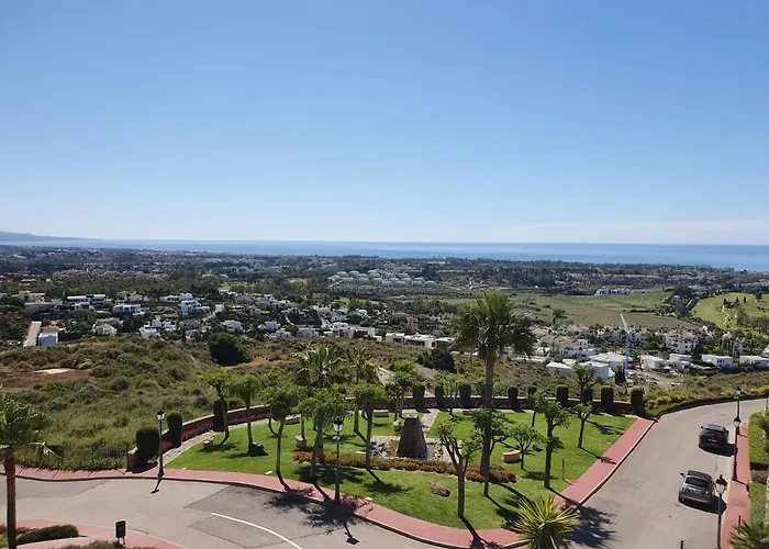 Luxury In Benahavis With Amazing Views *