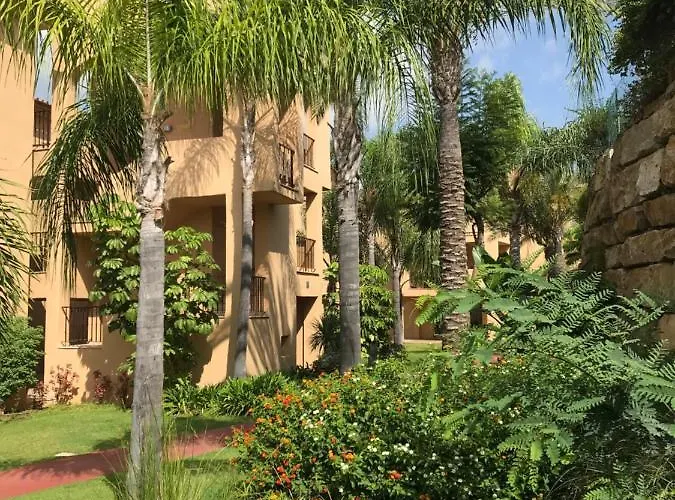 Luxury In Benahavis With Amazing Views *